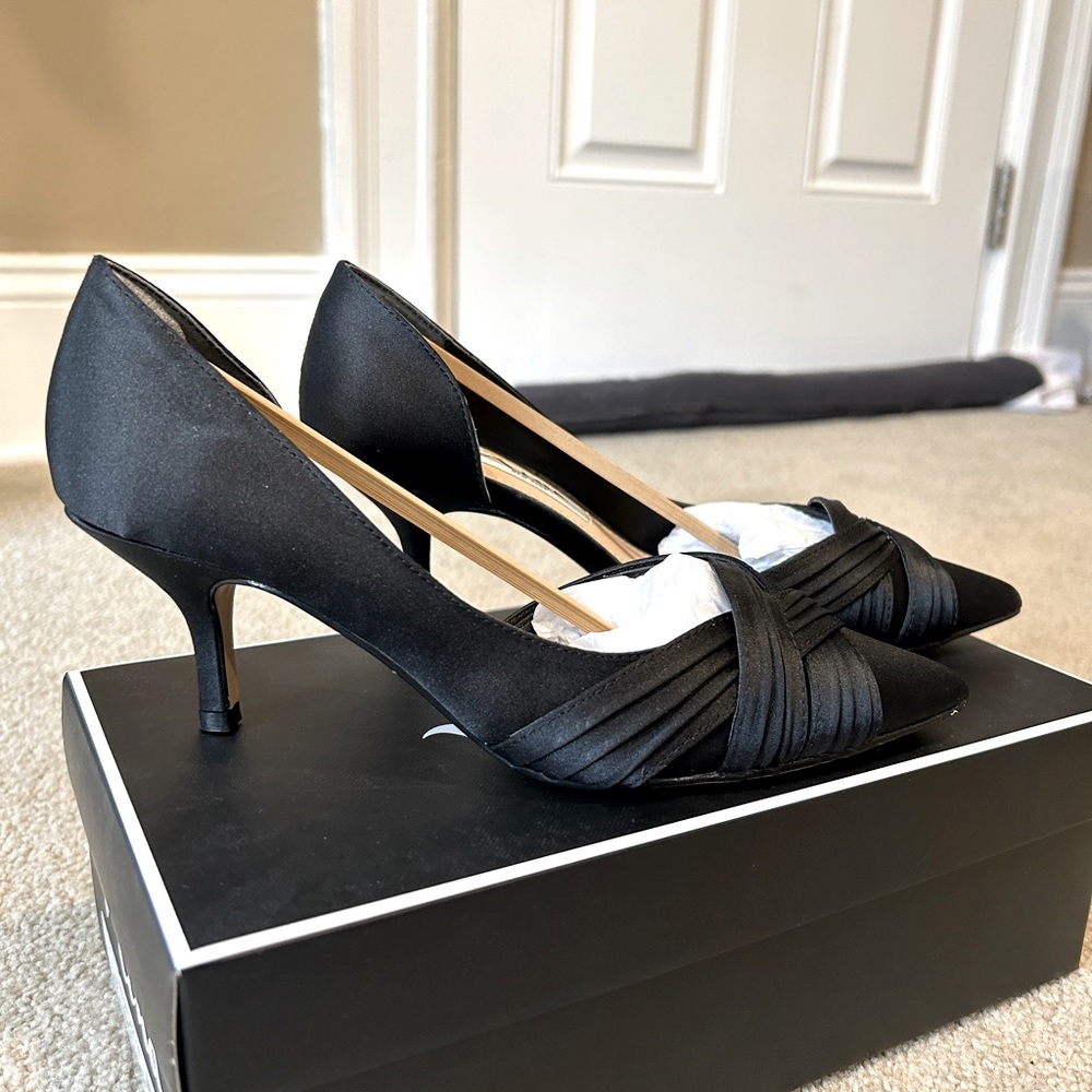 NIB Nina Black Satin D’Orsay Pumps.  Size 6